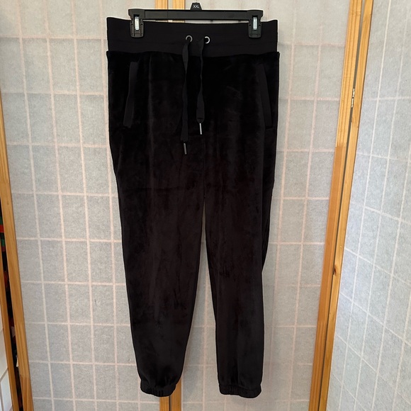 Athleta Double Cozy Karma Jogger in black - Picture 3 of 5